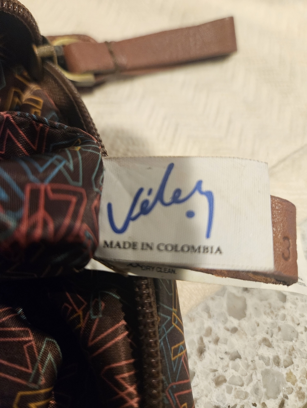 Vélez Brown Leather Shoulder Bag / Tote - Artisan Made Colombian Leather - Picture 10 of 14